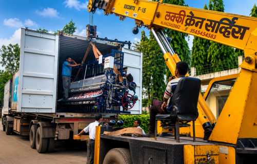 PP Mat Weaving Machine Loading for Export Shipment